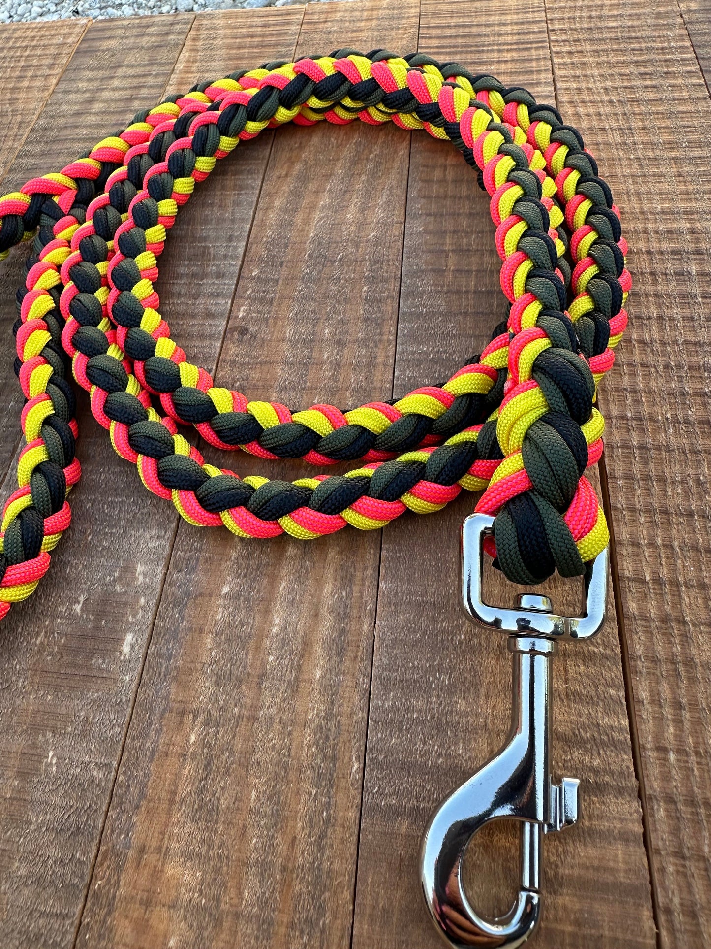 Hakuna Matata Paracord dog leash, 5 ft dog leash