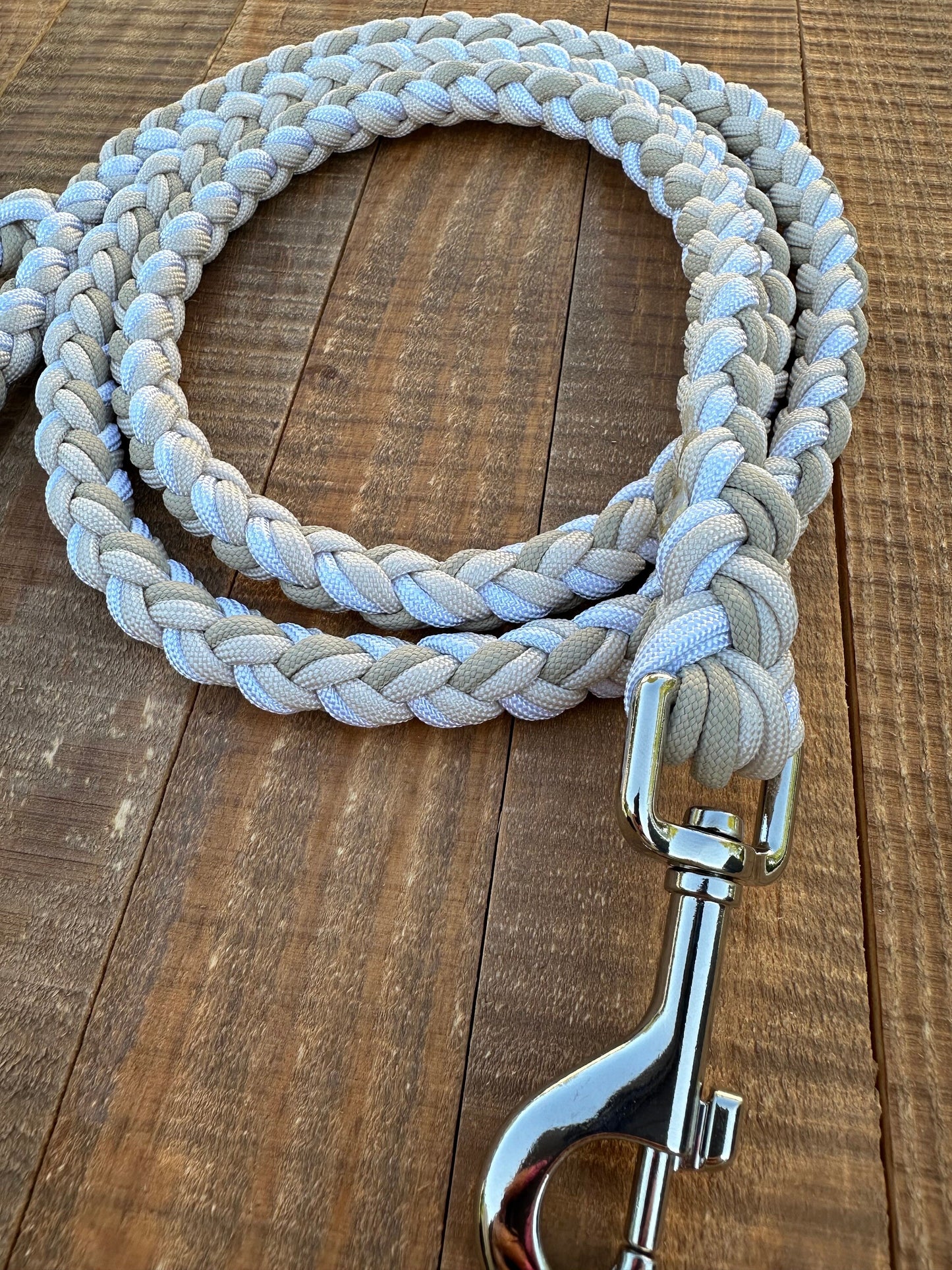 Sandy Paws Paracord dog leash, 5 ft dog leash