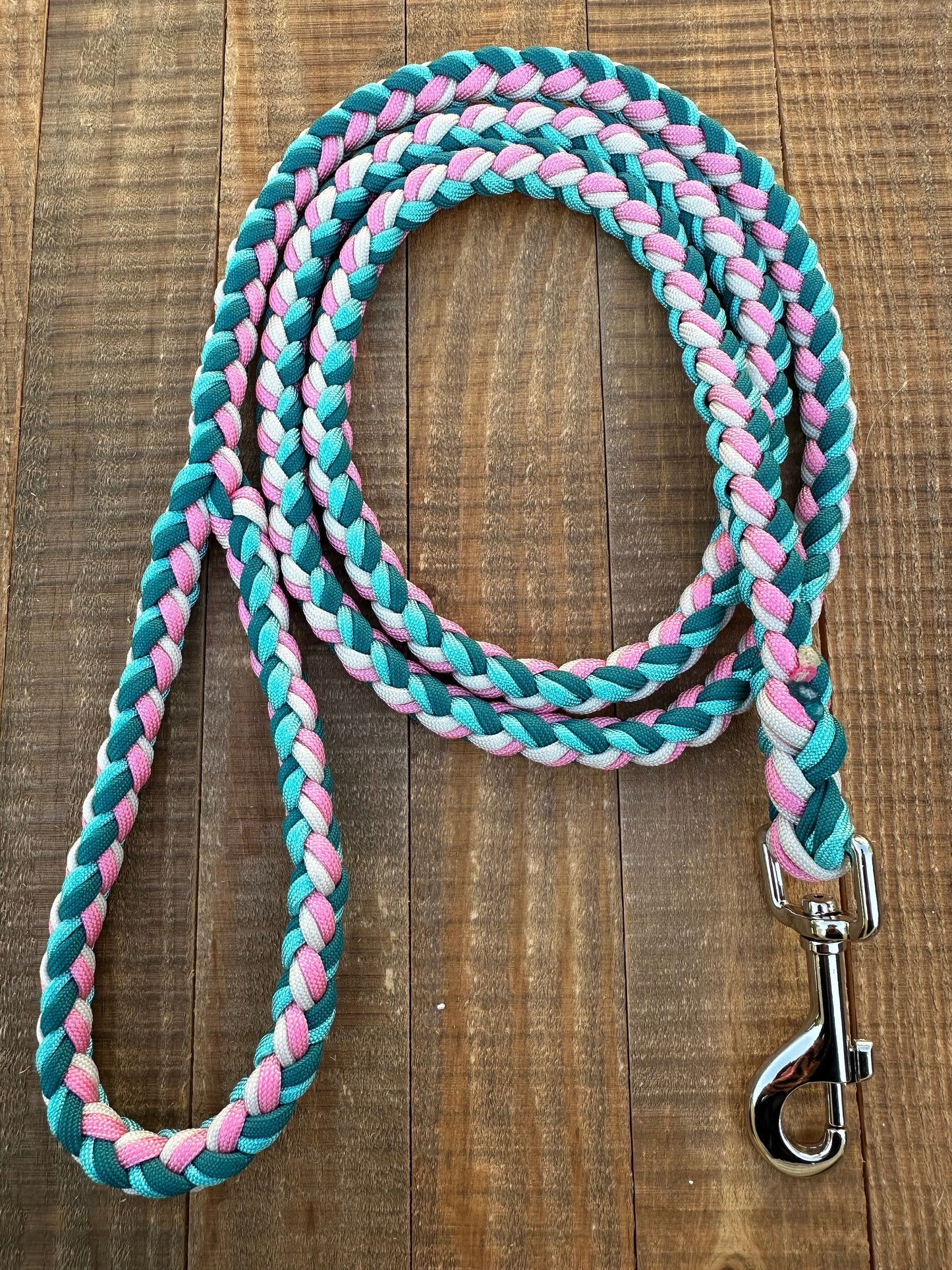Beach Babe Paracord dog leash, 5 ft dog leash