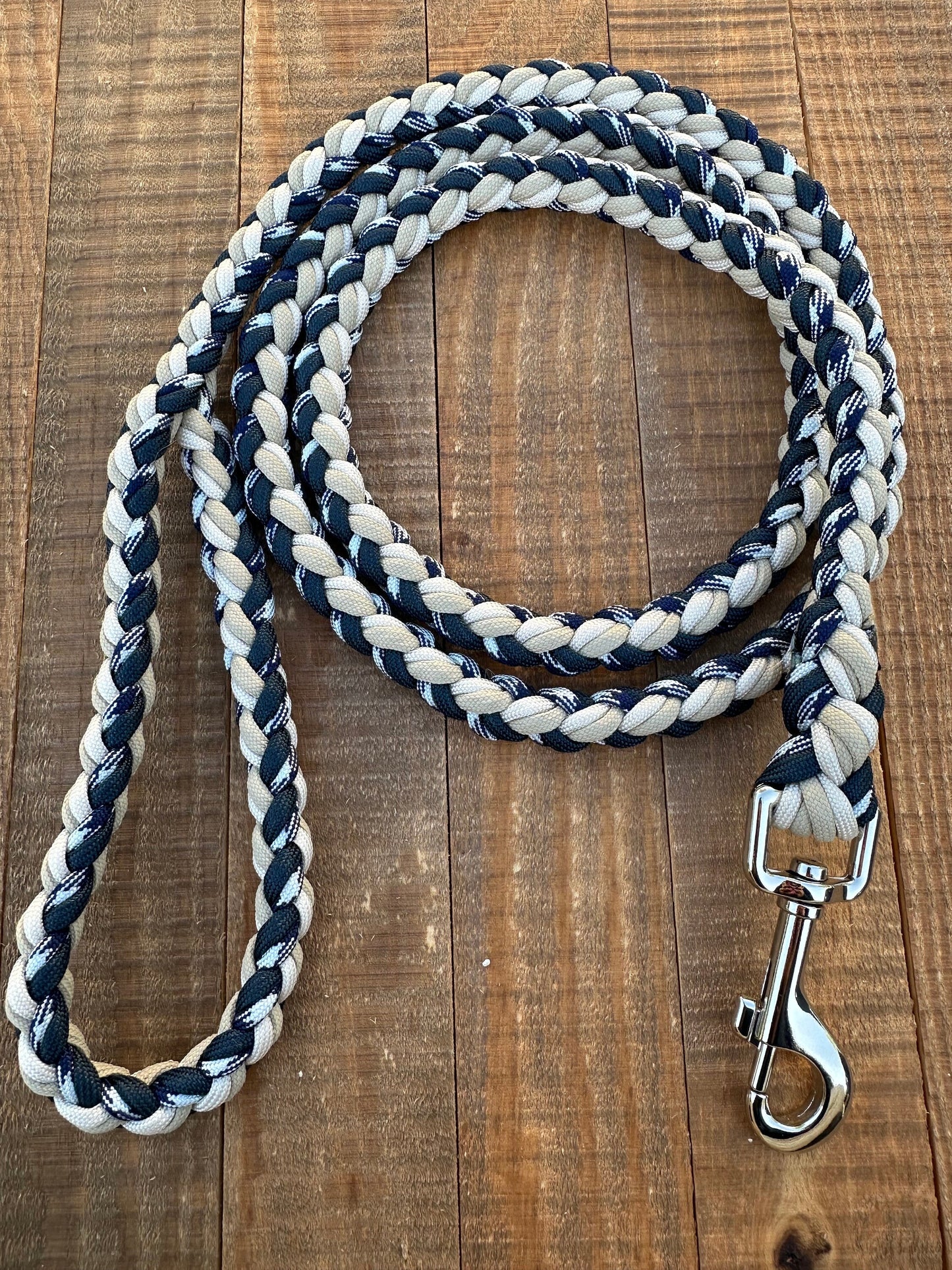 Nauti Dog Paracord dog leash, 5 ft dog leash