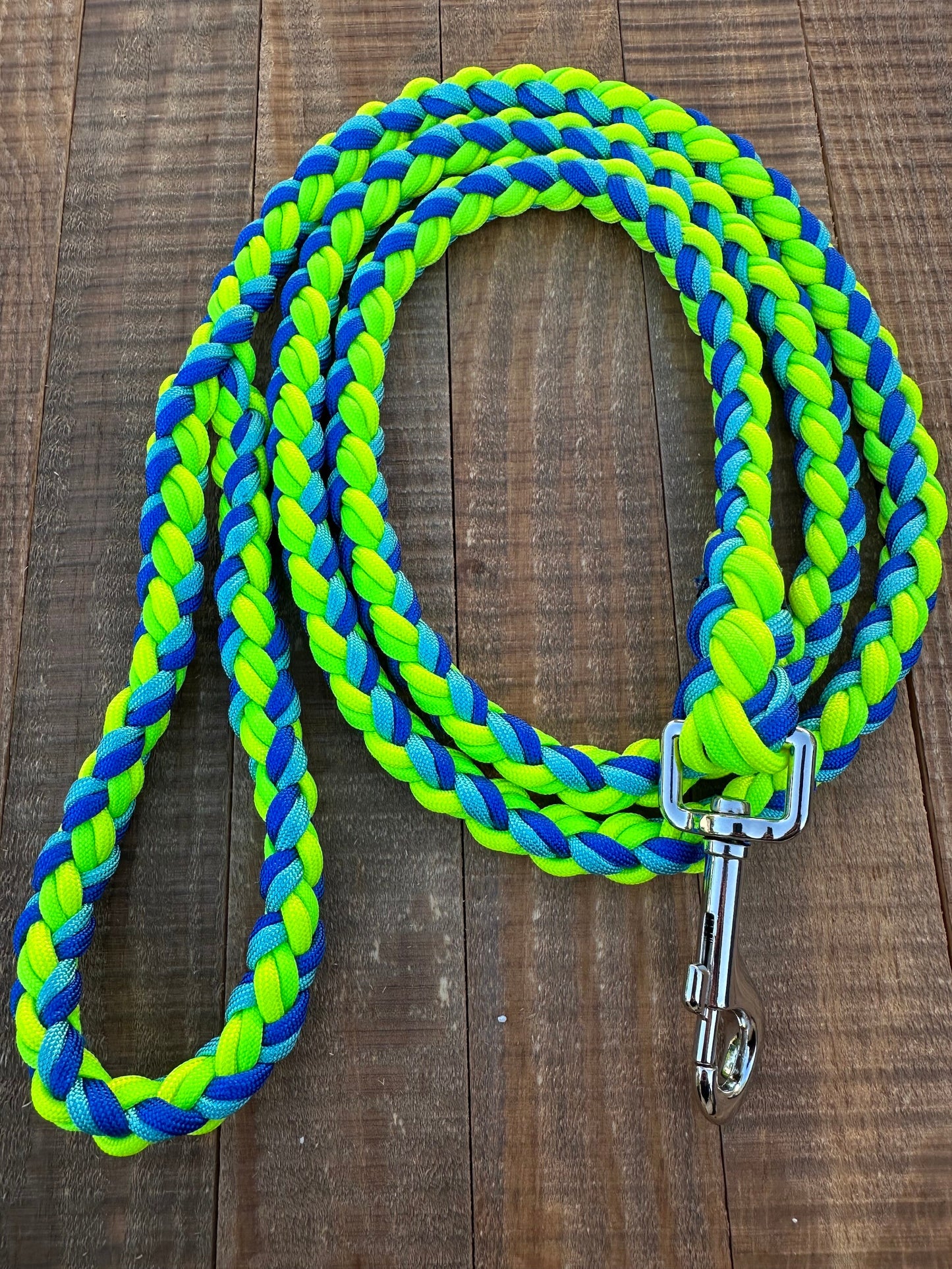 Mahi Mahi Paracord dog leash, 5 ft dog leash