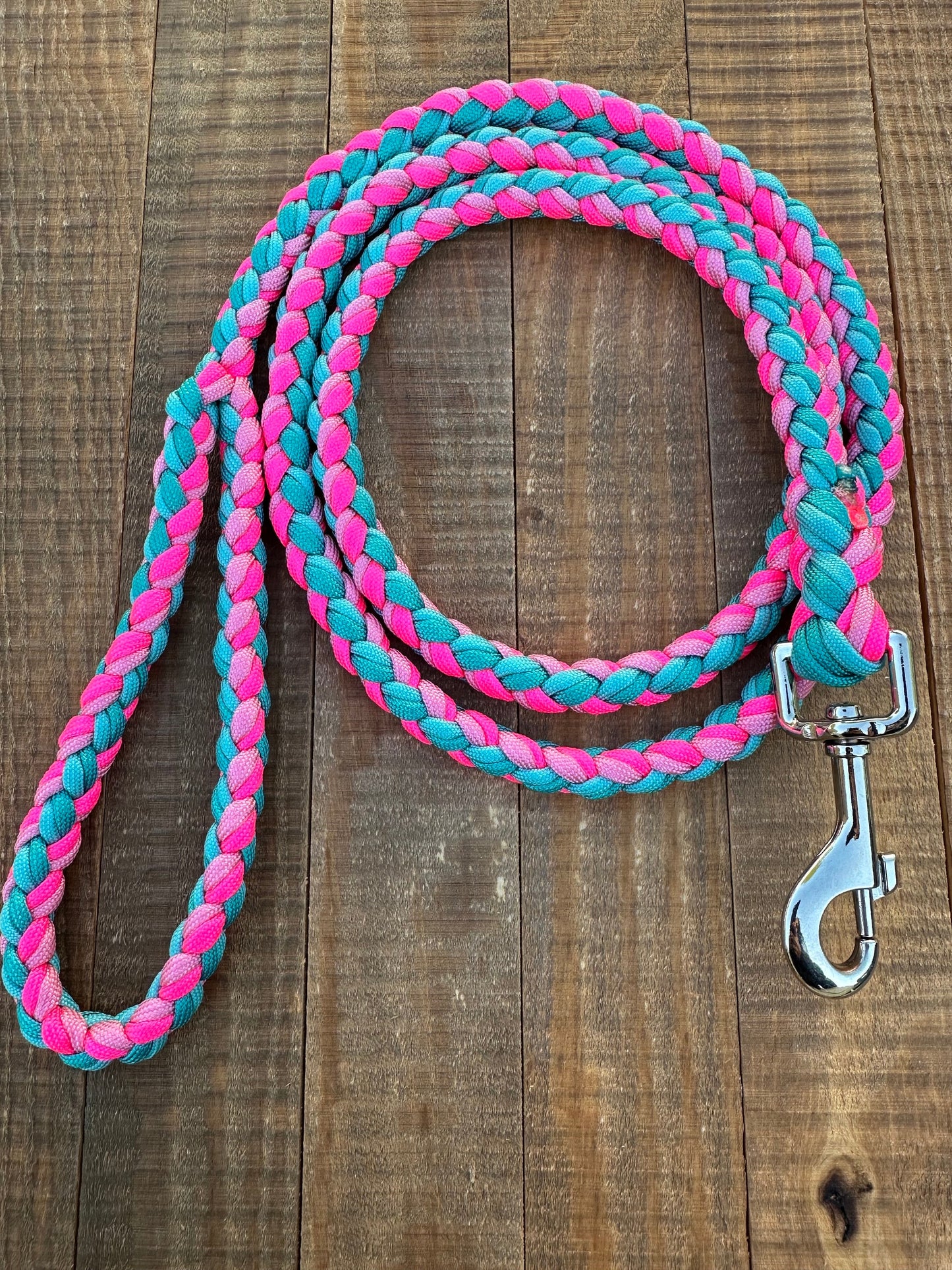 Island Girl Paracord dog leash, 5 ft dog leash